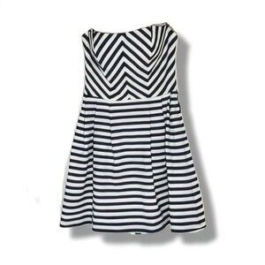 Forever 21 Strapless Black and White Fit and flare Mini Dress Chevron Stripe Med